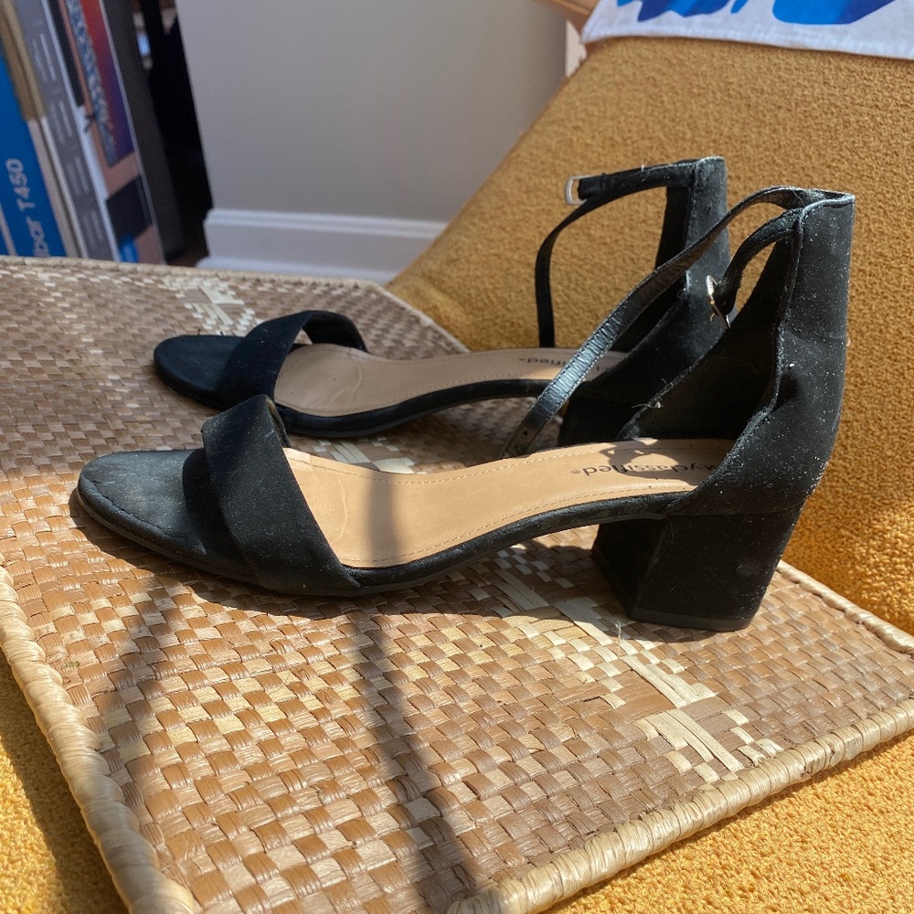 Perfect black sandal